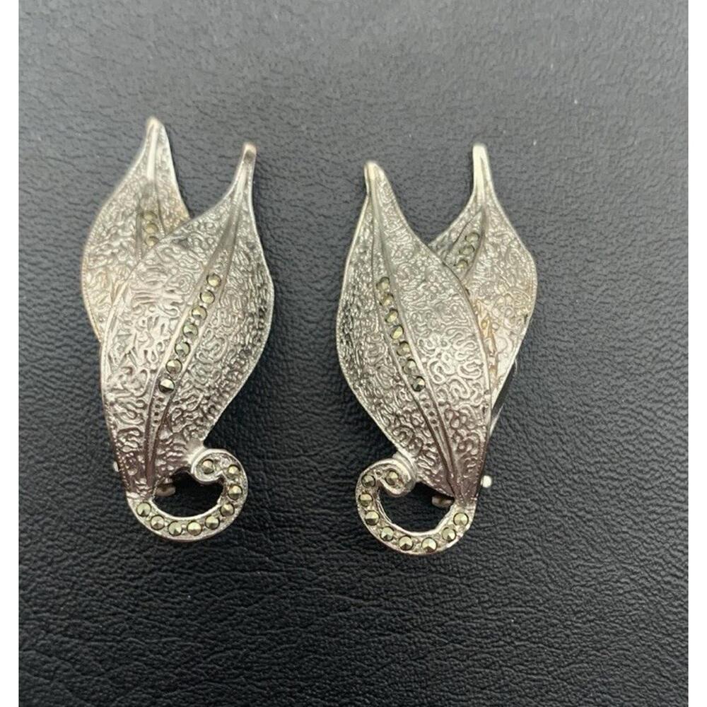 Vintage Kramer Ornate Silver Tone Leaf Leaves Clip On Earrings